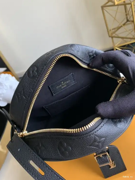 CHAPEAU LOUIS MM BOITE SOUPLE VUITTON 0627